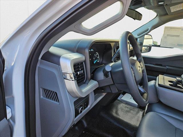 2025 Ford F-550 XL photo 3