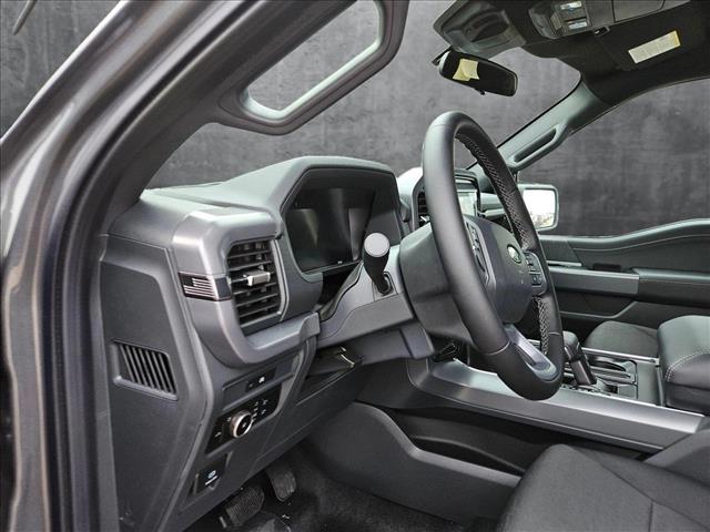 2025 Ford F-150 XLT photo 3