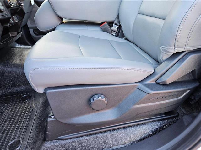 2025 Ford F-550 XL photo 4