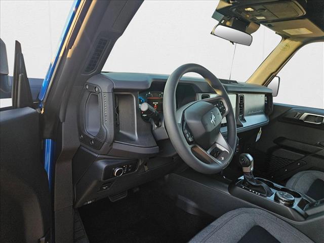 2025 Ford Bronco Base photo 3