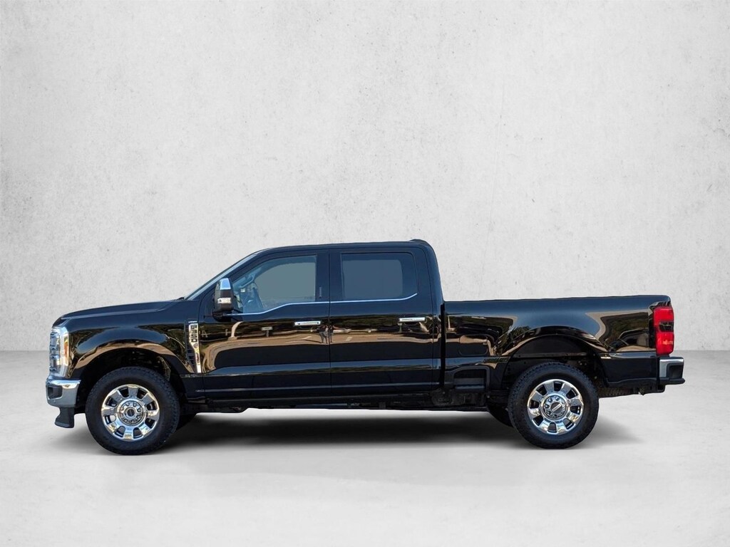 Used 2024 Ford F-350 LARIAT Truck Crew Cab