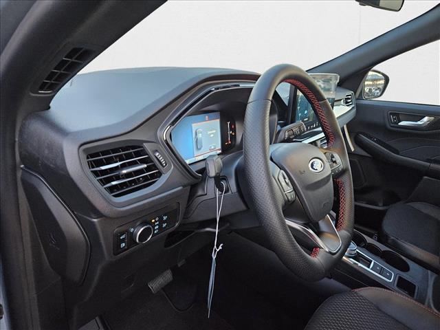 2025 Ford Escape ST-Line photo 3
