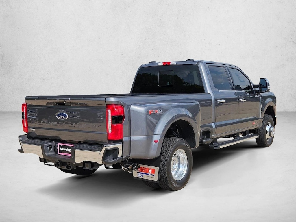 New 2026 Ford F-350 LARIAT Truck Crew Cab