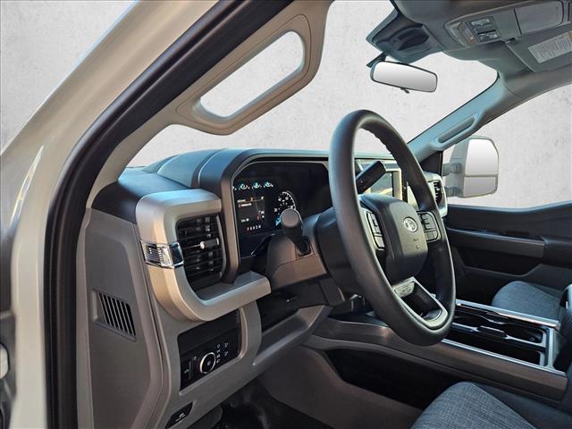 2025 Ford F-250 XLT photo 3