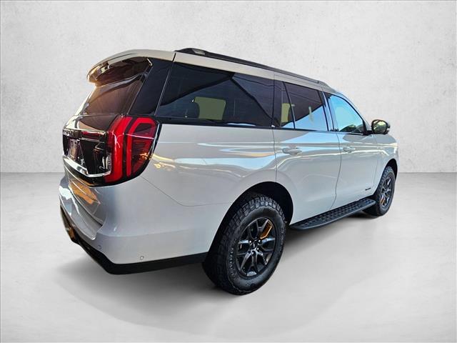 2025 Ford Expedition photo 2