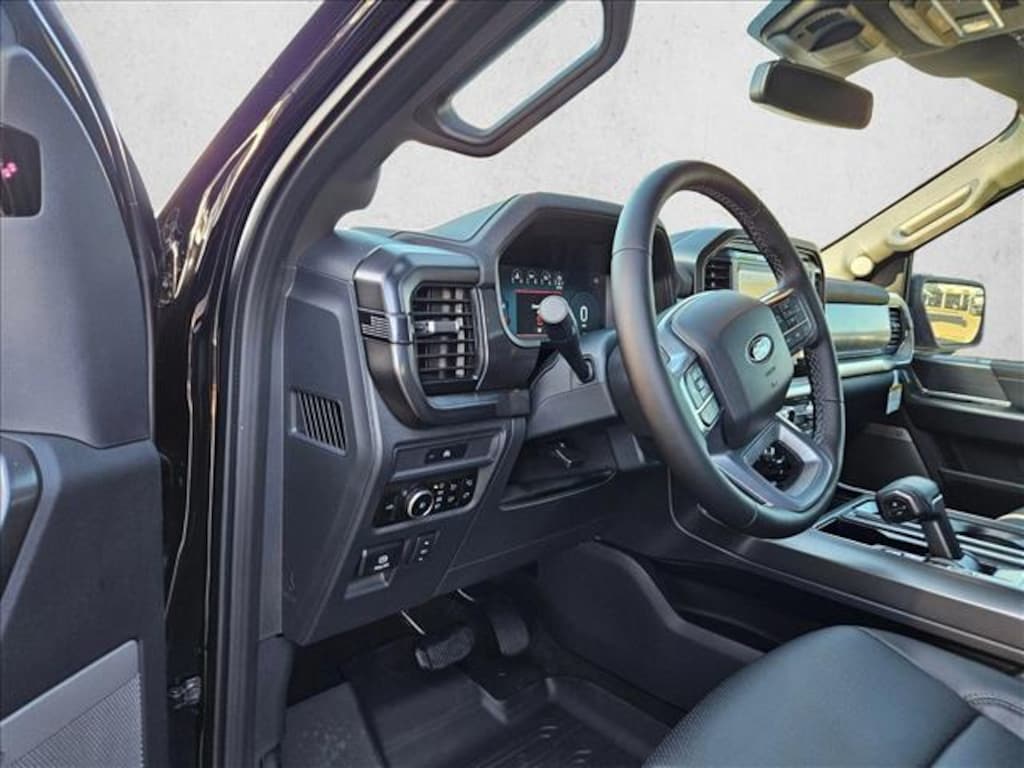 New 2025 Ford F-150 LARIAT Truck SuperCrew Cab