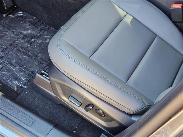 2025 Ford Explorer photo 4