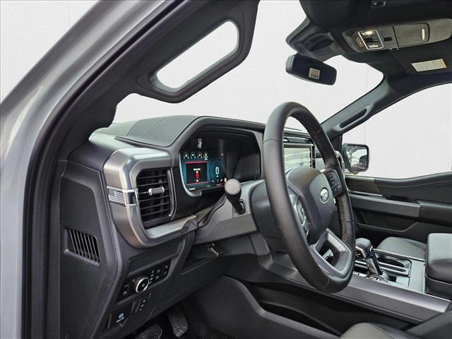 2025 Ford F-150 Lariat photo 3