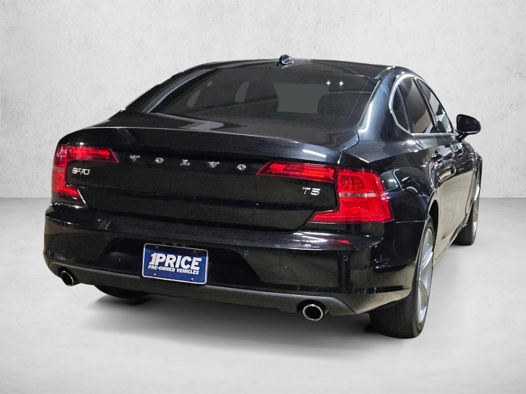 Used 2017 Volvo S90 Momentum Sedan