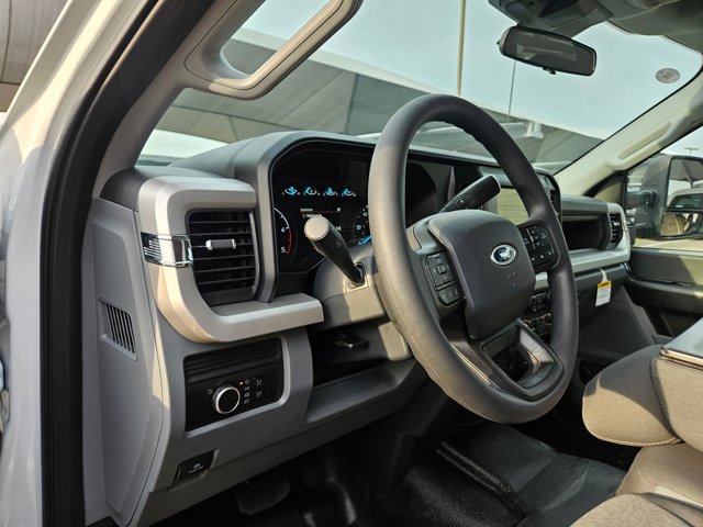 2025 Ford F-450 XL photo 3