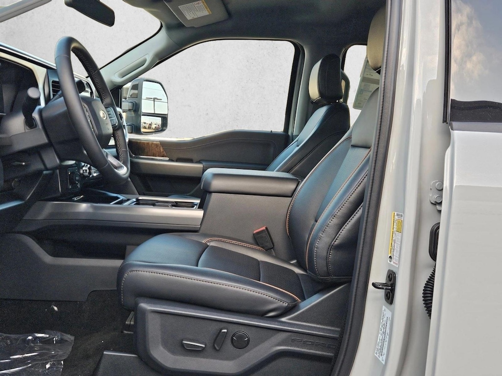 New 2026 Ford F-250 LARIAT Truck Crew Cab