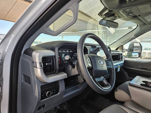 2025 Ford F-250 XL photo 3