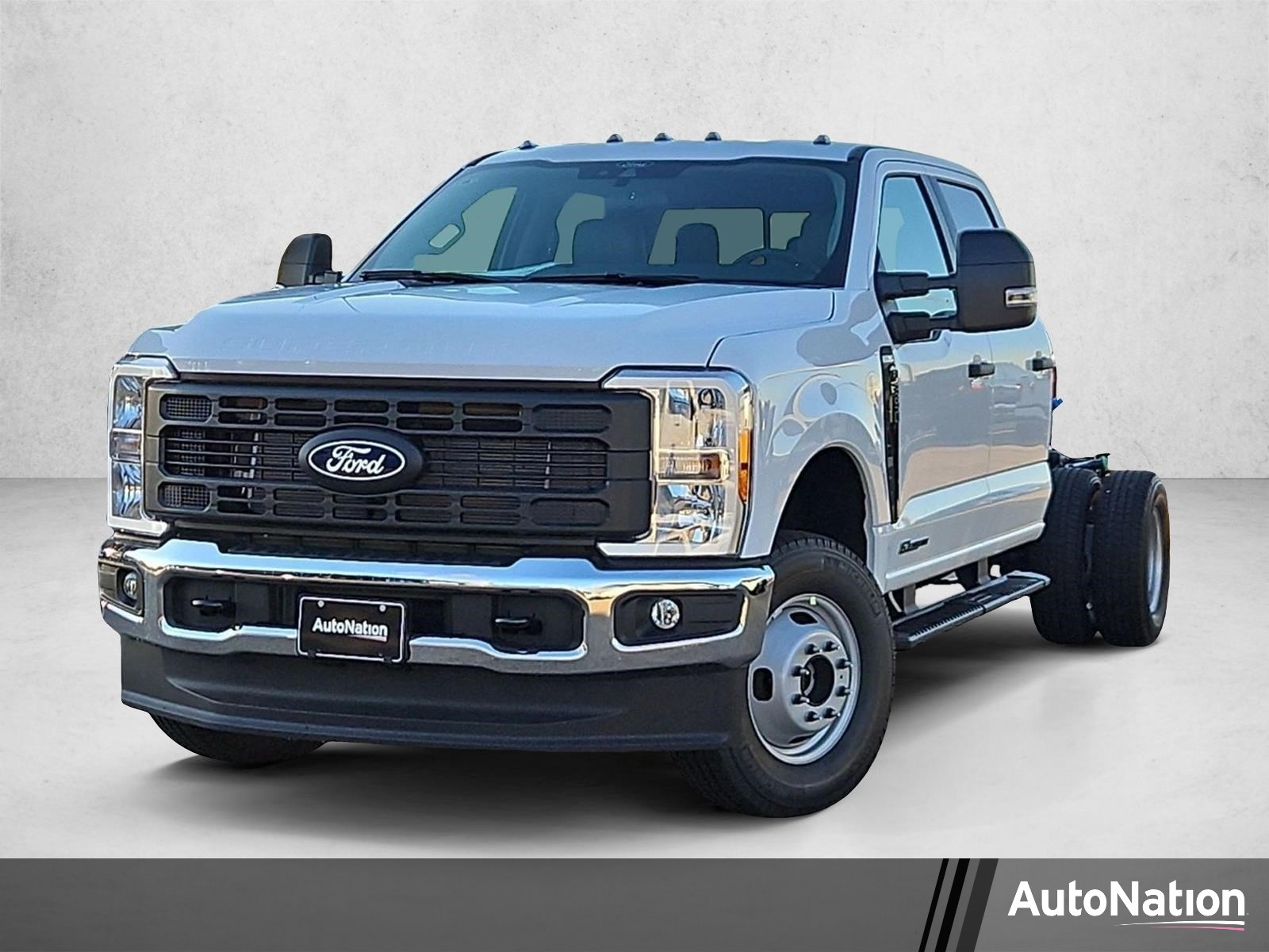 2027 Ford F-350 Chassis XL Truck Crew Cab