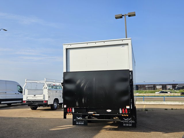 2024 Ford E-450 Cutaway photo 2
