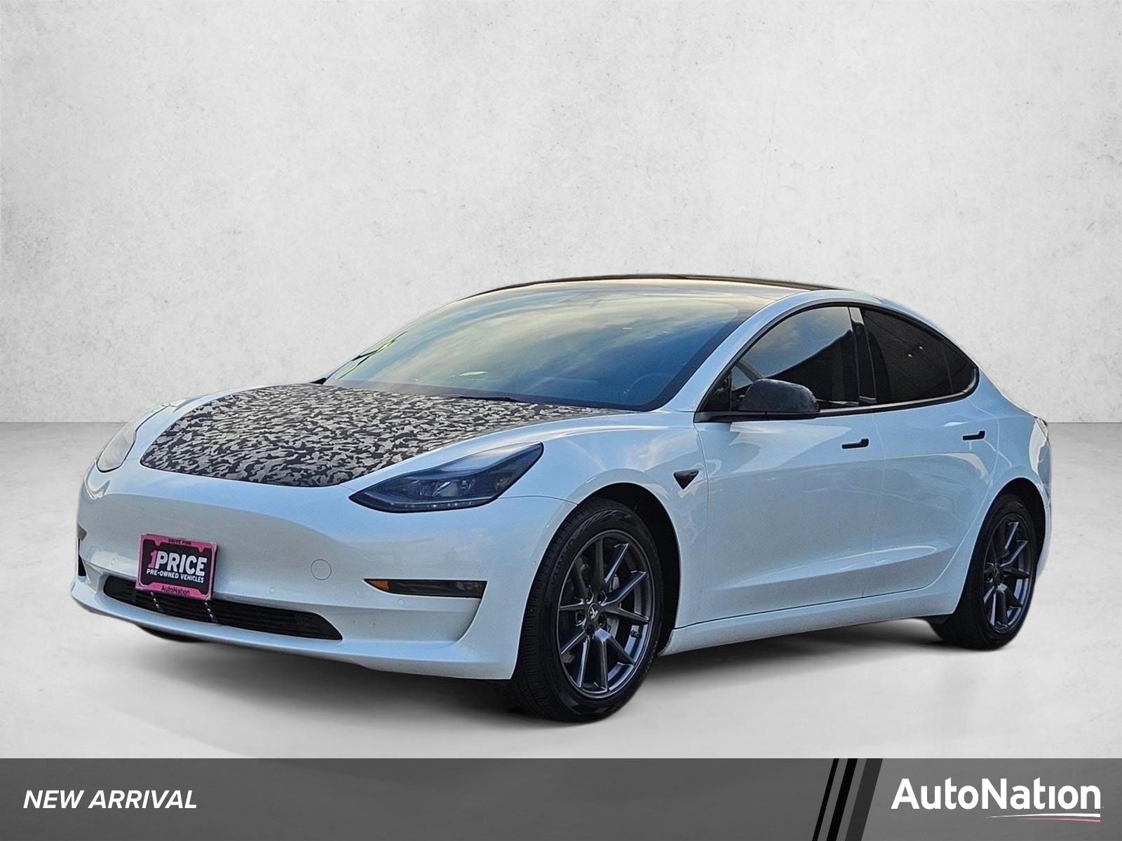 2022 Tesla Model 3 Long Range Dual Motor All-Wheel Drive's photo