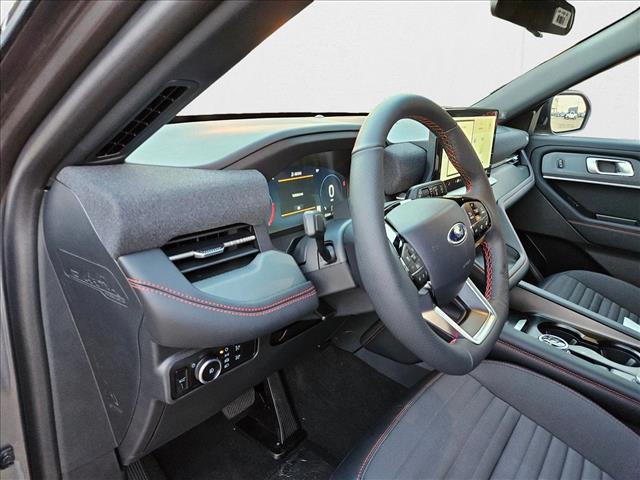 2025 Ford Explorer ST-Line photo 3