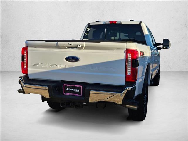 2025 Ford F-250 Lariat photo 2