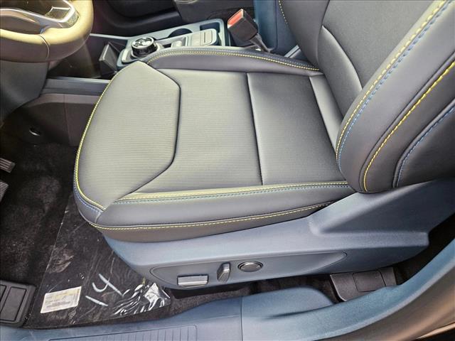 2025 Ford Maverick photo 3