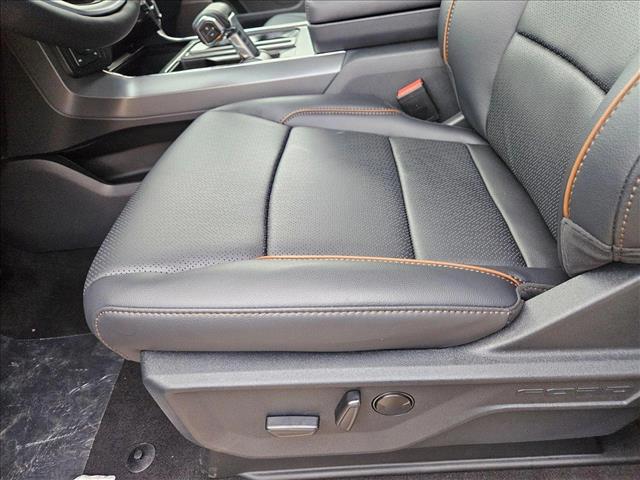 2025 Ford F-150 Lariat photo 4