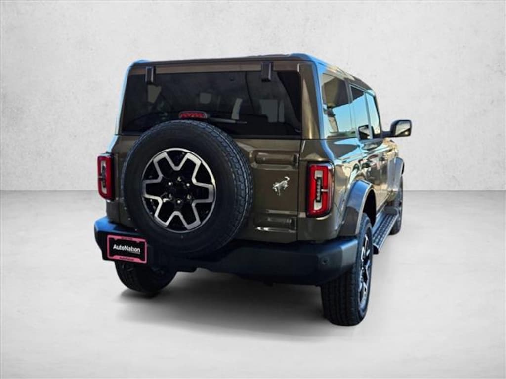 New 2025 Ford Bronco Outer Banks SUV