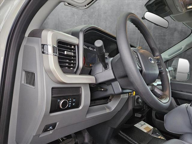 2025 Ford F-450 XL photo 3