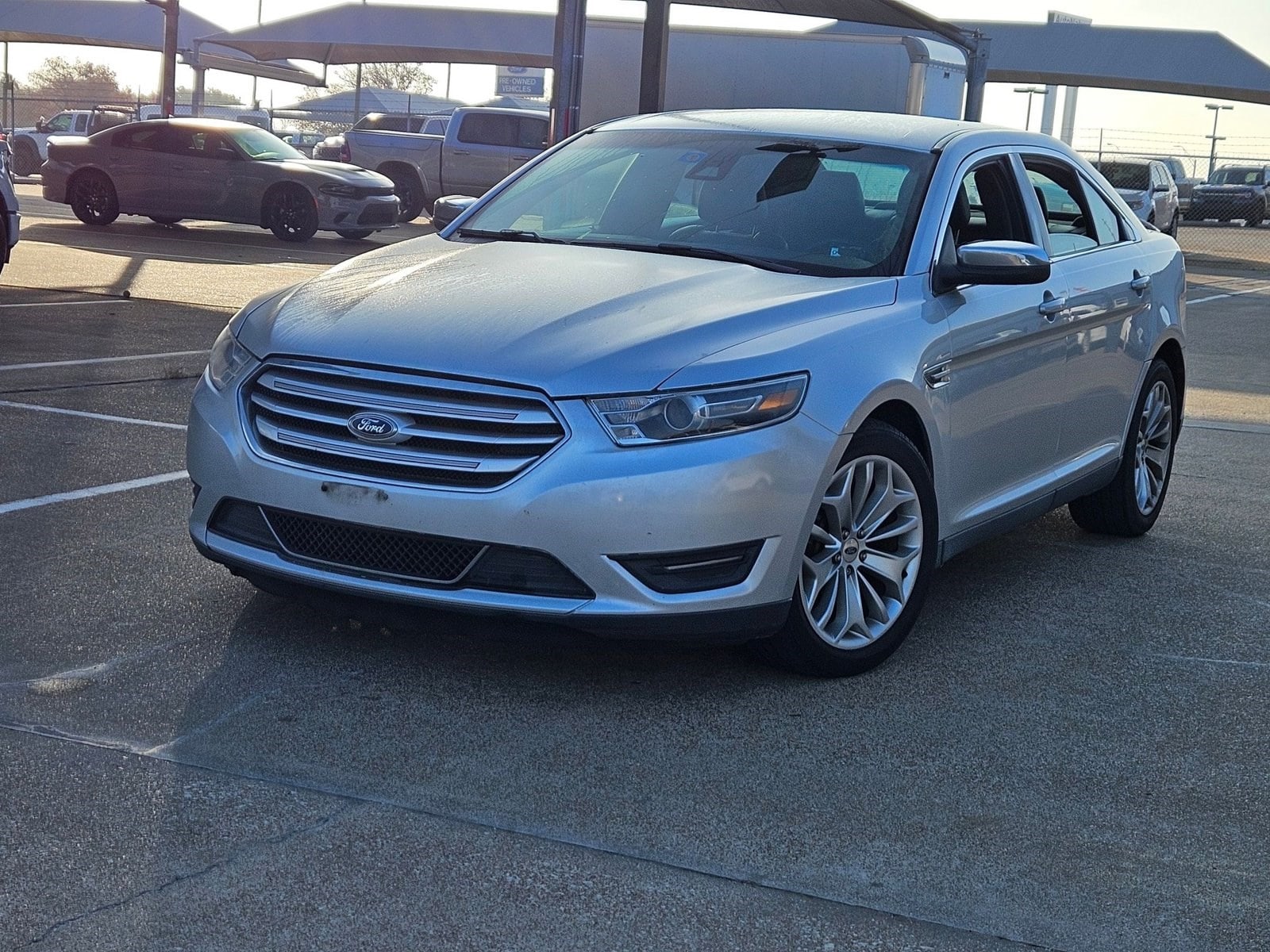 2017 Ford Taurus Limited's photo