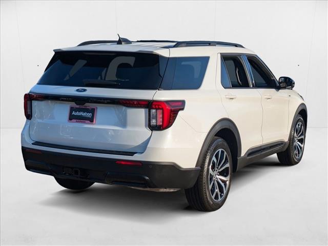 2025 Ford Explorer ST-Line photo 2