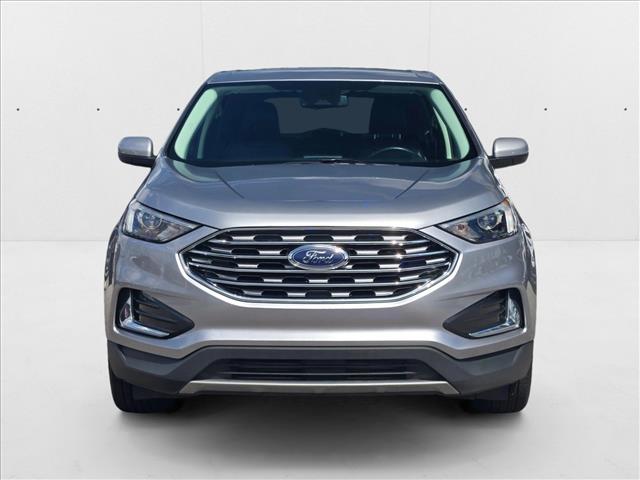 2022 Ford Edge SEL photo 2