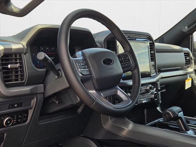 2025 Ford F-150 XLT photo 3