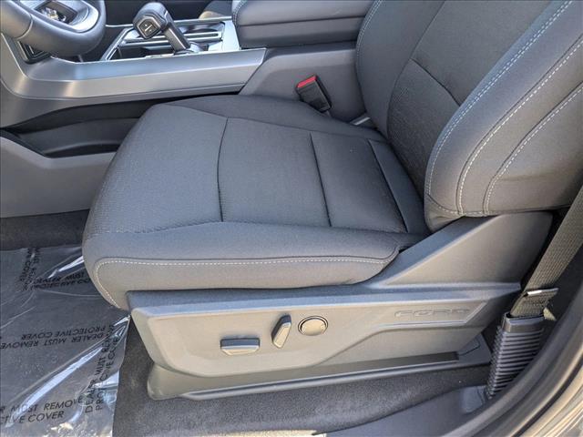 2025 Ford F-150 XLT photo 4