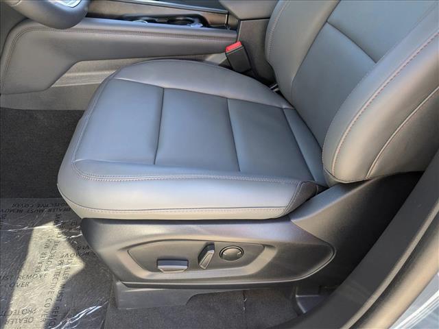 2025 Ford Explorer photo 3