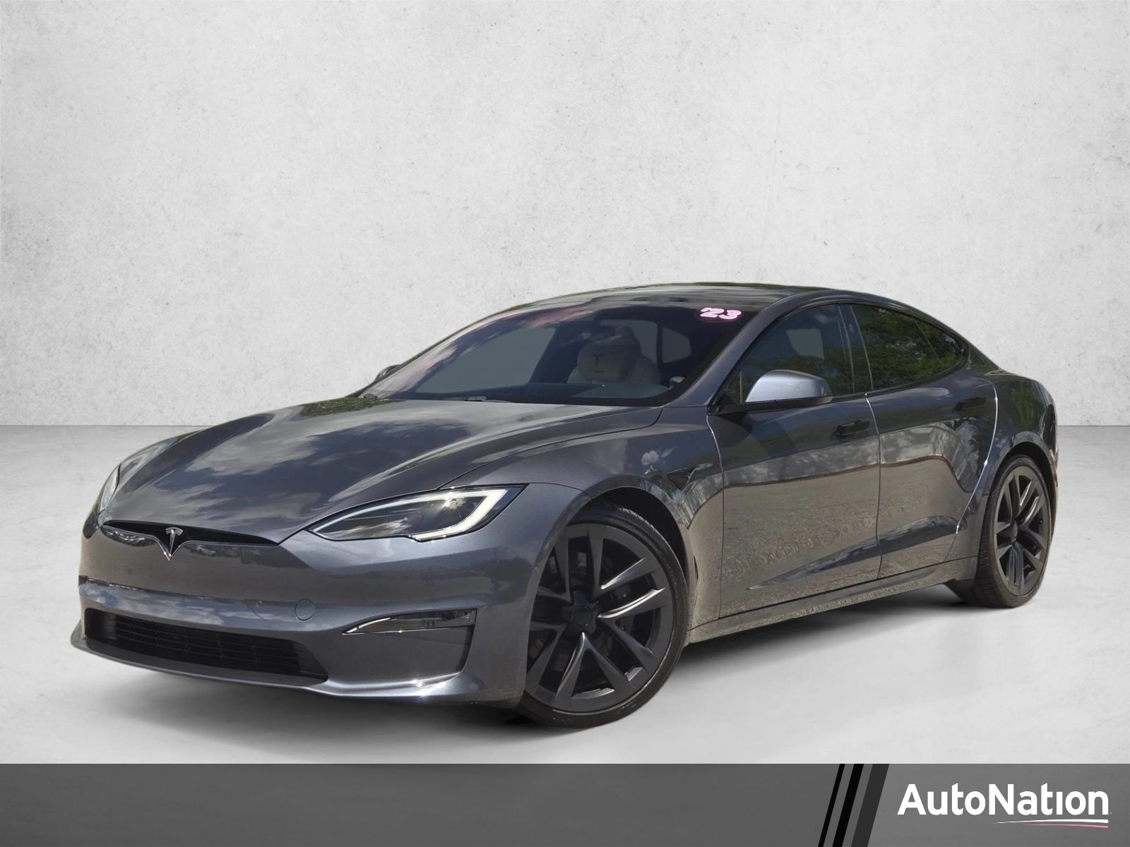 2023 Tesla Model S Standard Range's photo