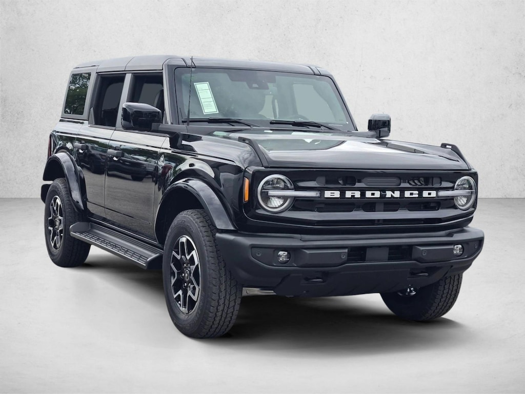 New 2026 Ford Bronco Outer Banks SUV