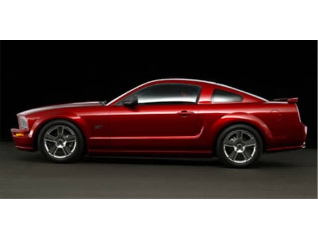 2005 Ford Mustang GT Deluxe's photo