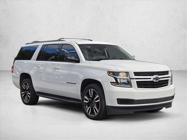2018 Chevrolet Suburban LT photo 3