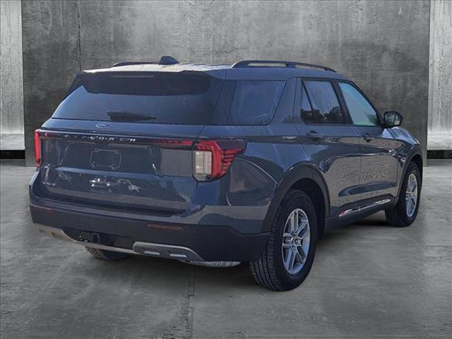2025 Ford Explorer photo 2
