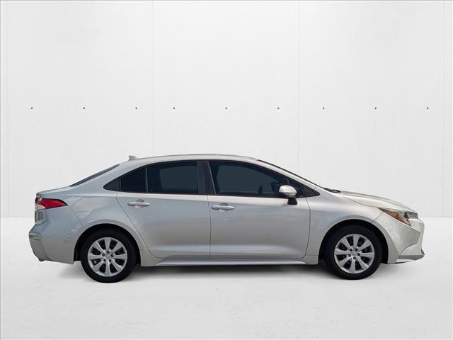 2021 Toyota Corolla LE photo 4