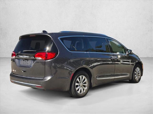 2019 Chrysler Pacifica Touring L photo 4