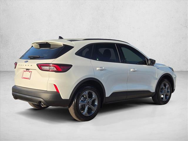 2026 Ford Escape ST-Line photo 2