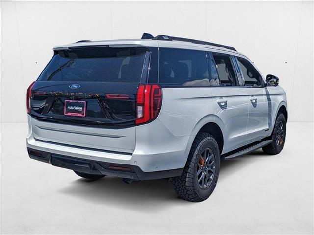 2025 Ford Expedition photo 2