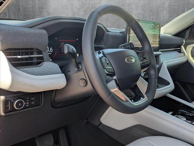 2025 Ford Explorer Platinum photo 3