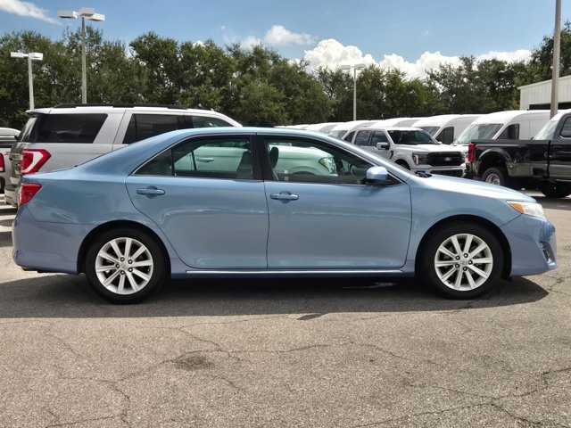 2014 Toyota Camry XLE photo 4
