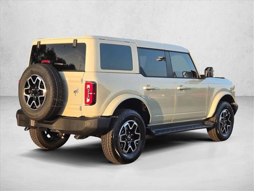 New 2025 Ford Bronco Outer Banks SUV
