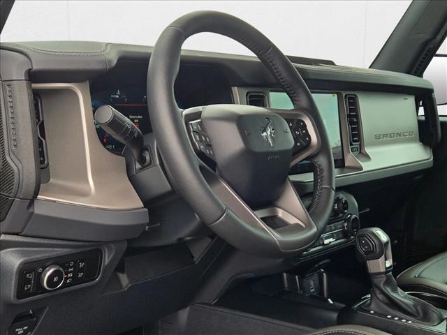 2025 Ford Bronco Outer Banks photo 3