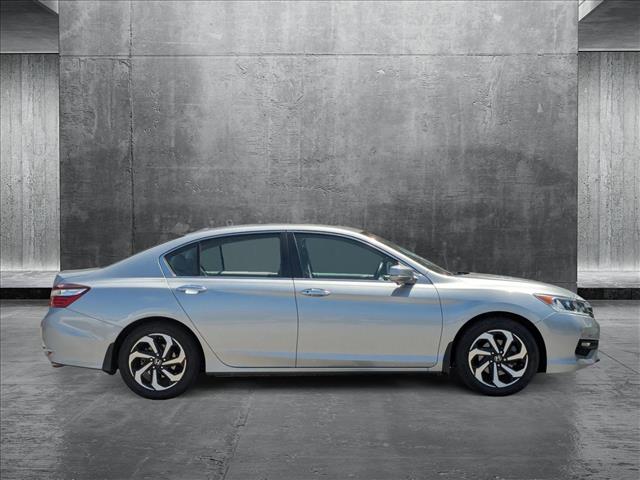 2017 Honda Accord EX-L photo 4