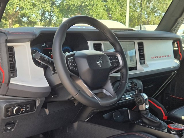 2025 Ford Bronco First Edition photo 3