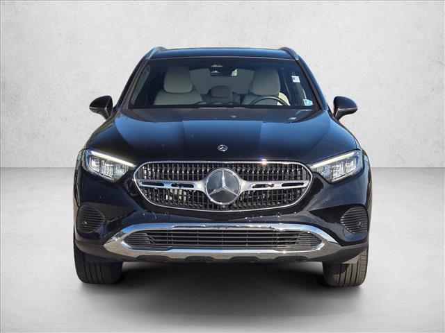 2024 Mercedes Benz GLC 300 photo 2