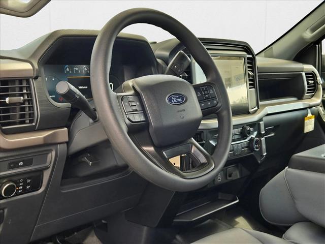 2025 Ford F-150 XL photo 2