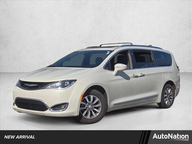 2020 Chrysler Pacifica Touring L Plus's photo
