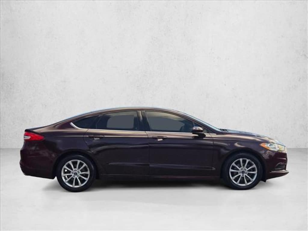 Used 2017 Ford Fusion SE Sedan